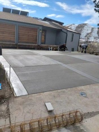 Cement driveway by Rockstone LLC